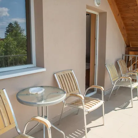 Pelso Panzio Bed & Breakfast Balatonmariafurdo Exterior photo