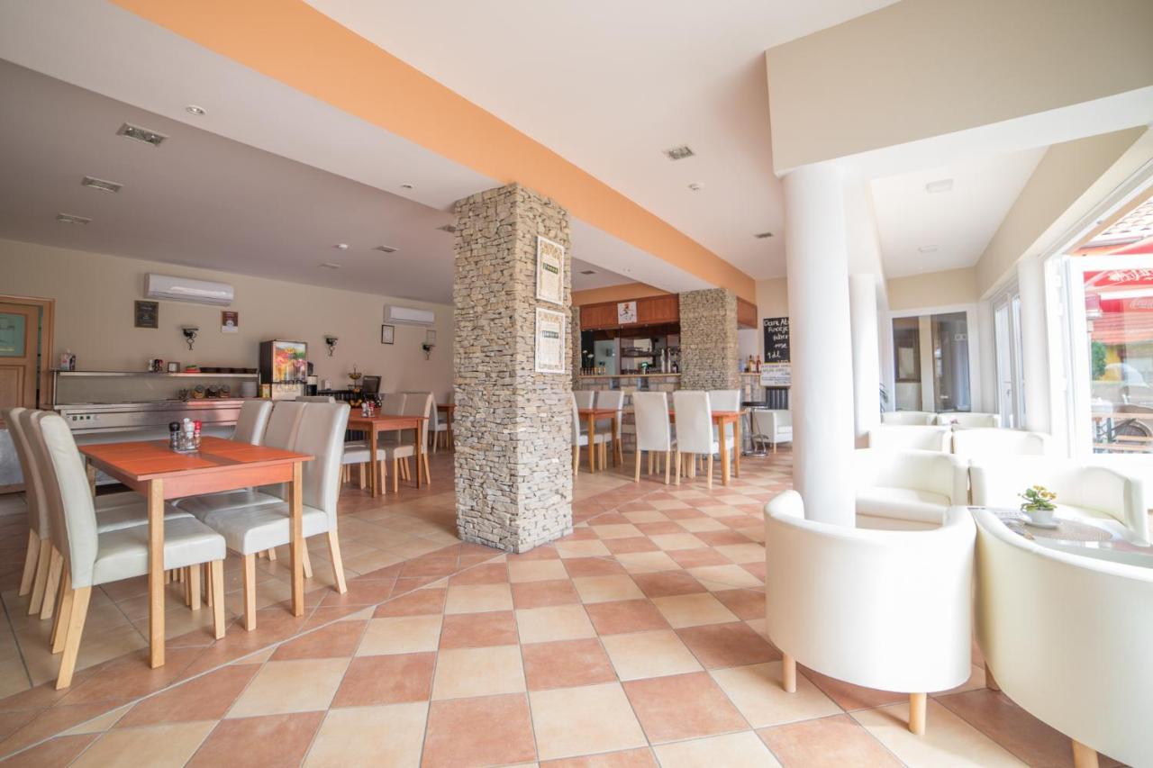 Pelso Panzio Bed & Breakfast *